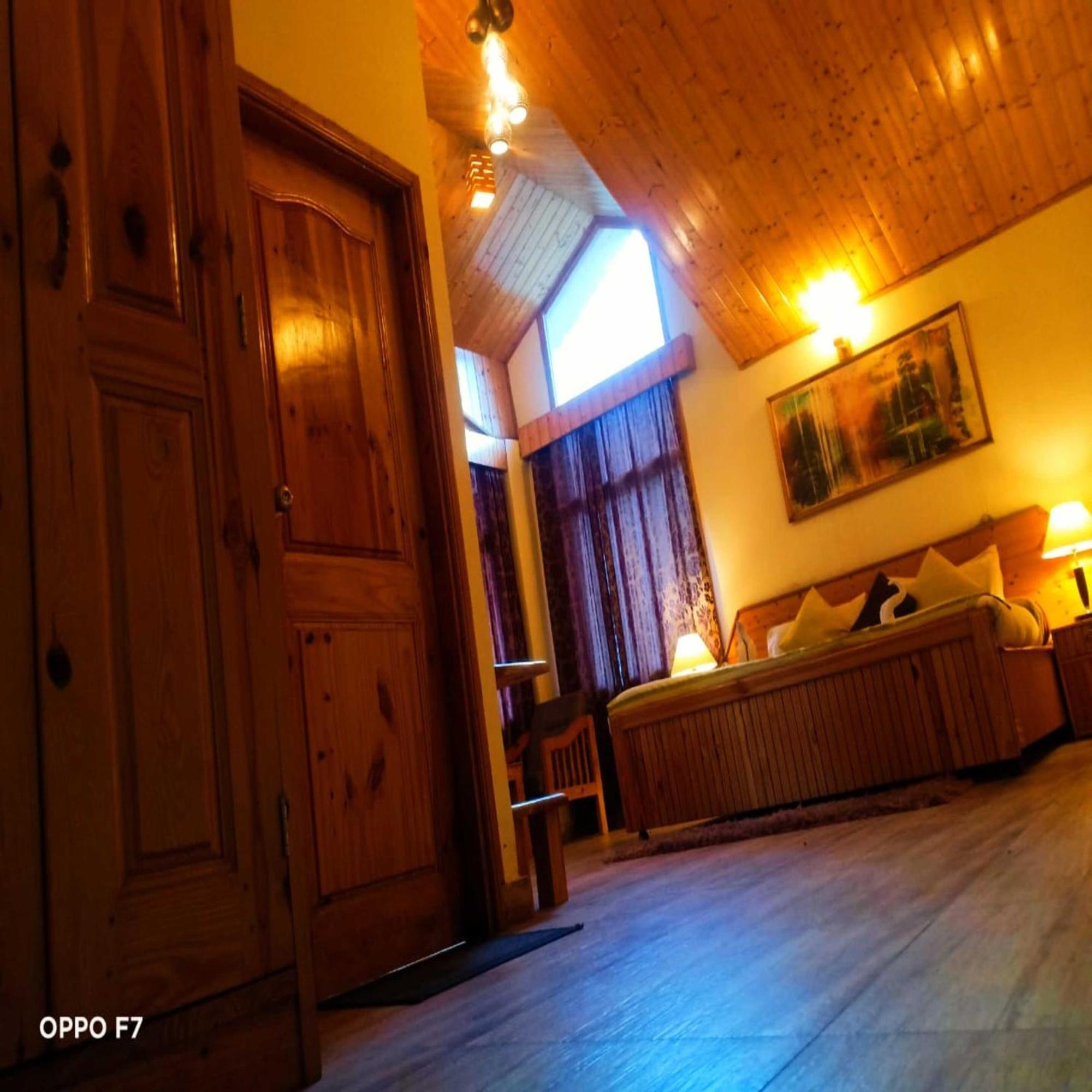 Hotel Jamla Inn Manāli エクステリア 写真