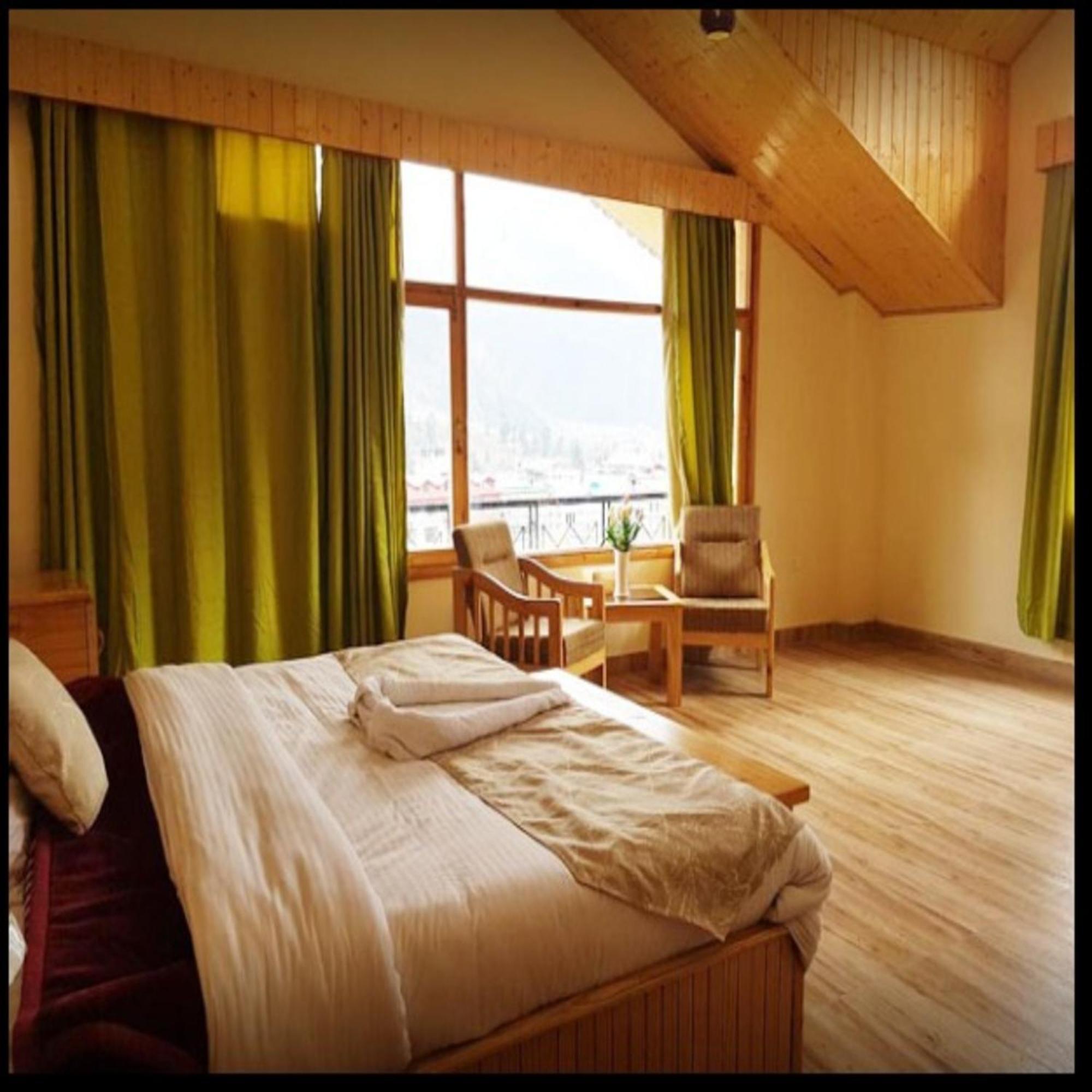 Hotel Jamla Inn Manāli エクステリア 写真