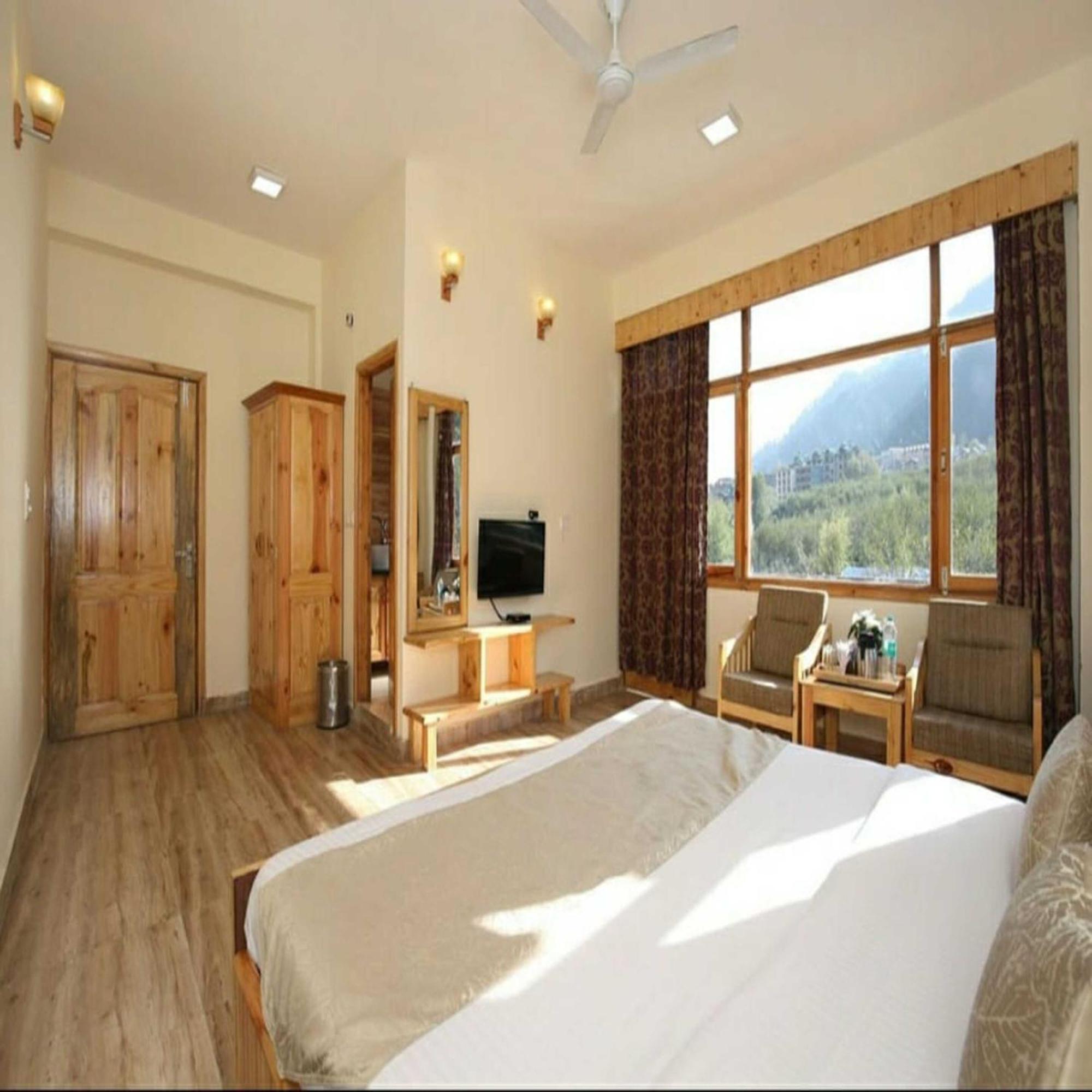 Hotel Jamla Inn Manāli エクステリア 写真