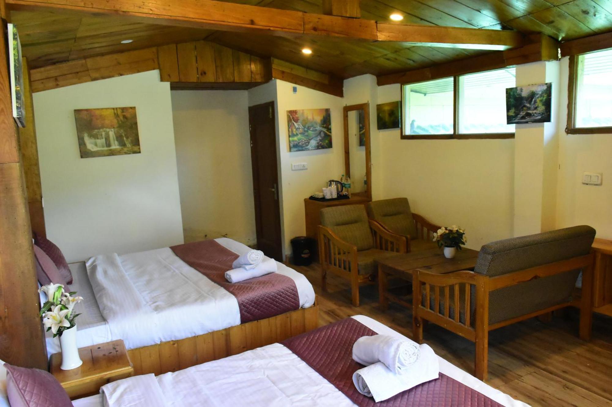Hotel Jamla Inn Manāli エクステリア 写真