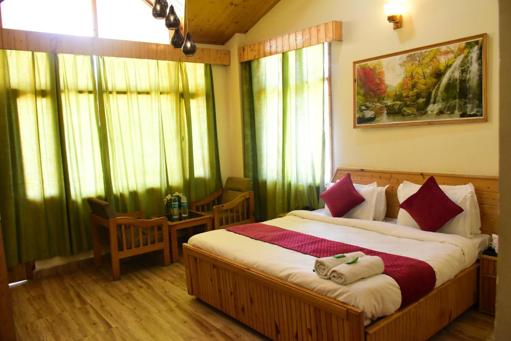 Hotel Jamla Inn Manāli エクステリア 写真