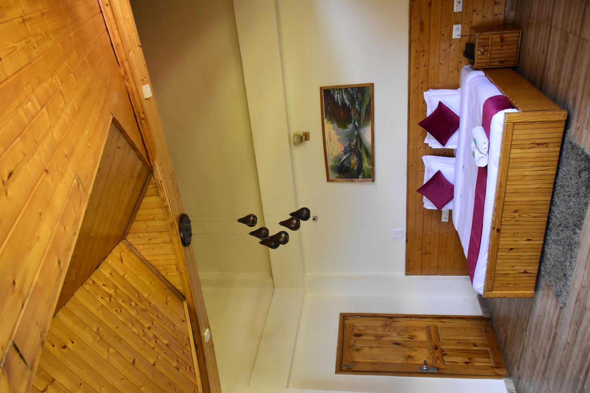 Hotel Jamla Inn Manāli エクステリア 写真